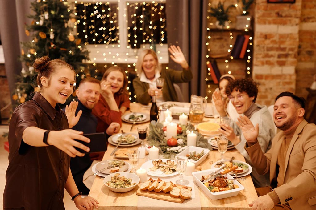 How to Enjoy the Holidays Without Wrecking Your Diet