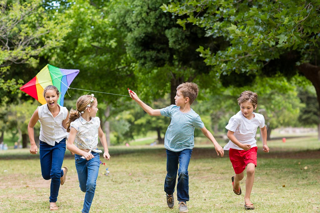 Annoyed Your Kids Don’t Get Along With Your Best Friend’s Offspring? Here’s How to Make It Work!